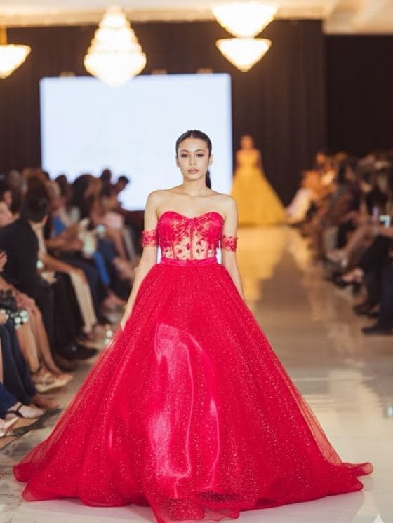 Vestido rojo de quinceaños del atelier de Beatriz Sosa